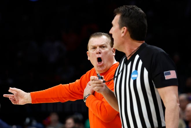 Mar 30, 2024; Boston, MA, USA; Illinois Fighting Illini head coach Brad Underwood reacts against the Connecticut Huskies in the finals of the East Regional of the 2024 NCAA Tournament at TD Garden. Mandatory Credit: Winslow Townson-USA TODAY Sports